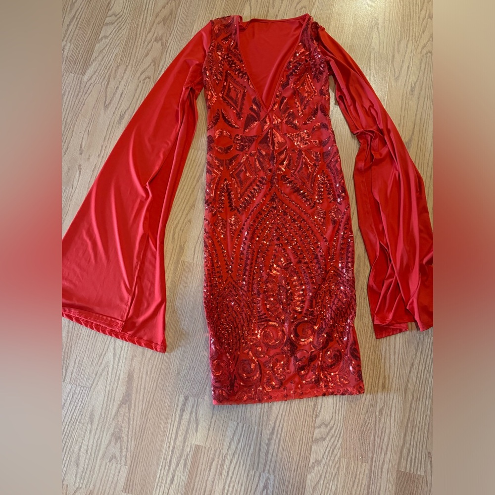 Beautiful nice red dress brand new but without tags